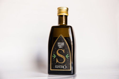 Extra Virgin Olive Oil - Blend of Picual and Cornicabra Varieties from Protected Designation of Origin Campo de Montiel - 750 ml PET Bottle